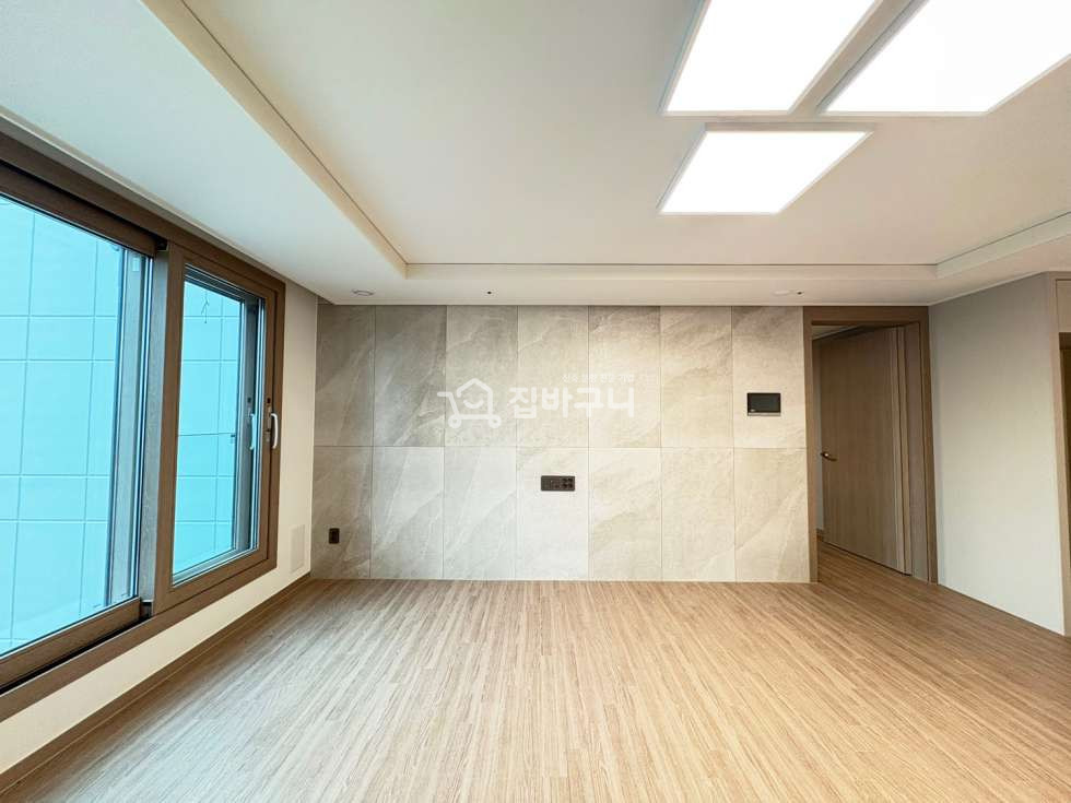 서울 구로구 개봉동 ◆오류동 차량2분 역세권! 넓은 거실과 방들이 매력적인 3룸 아파트 ◆ 분양 매물번호 13332 사진 2