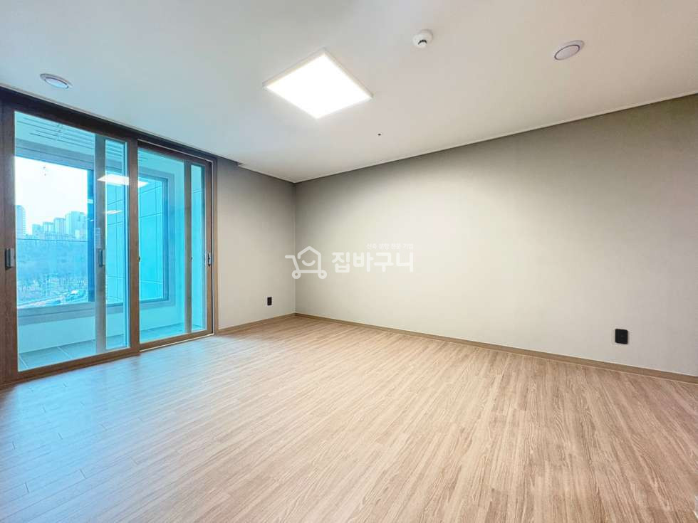 서울 구로구 개봉동 ◆오류동 차량2분 역세권! 넓은 거실과 방들이 매력적인 3룸 아파트 ◆ 분양 매물번호 13332 사진 7