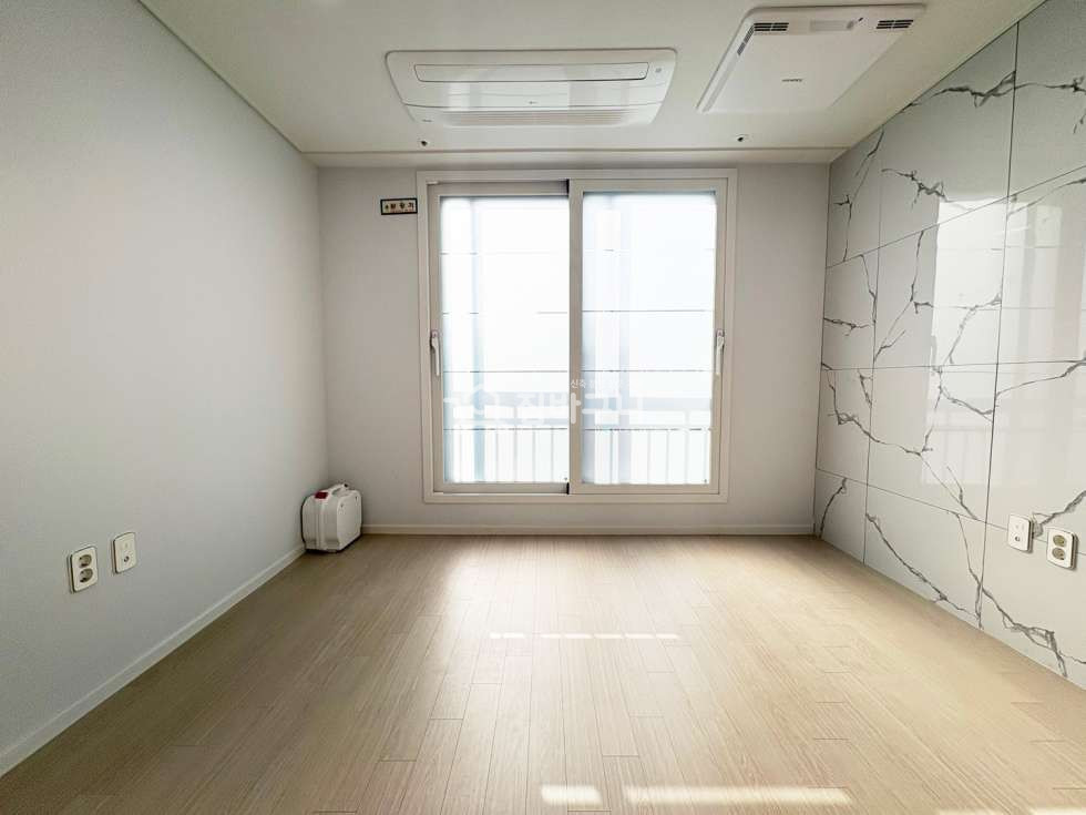 서울 관악구 신림동 ▲쾌적한 거실과 따뜻한 채광의 신림동 풀옵션 2룸 빌라▼ 분양 매물번호 13327 사진 2