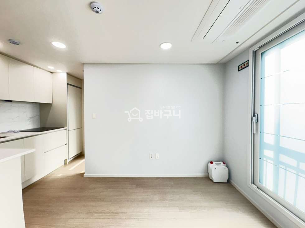 서울 관악구 신림동 ▲쾌적한 거실과 따뜻한 채광의 신림동 풀옵션 2룸 빌라▼ 분양 매물번호 13327 사진 3