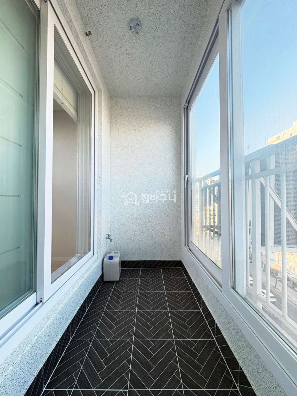경기 군포시 당동 ○군포역 도보5분거리 역세권에 건조기 옵션까지! 따뜻한 채광 금정 3룸● 분양 매물번호 13321 사진 12