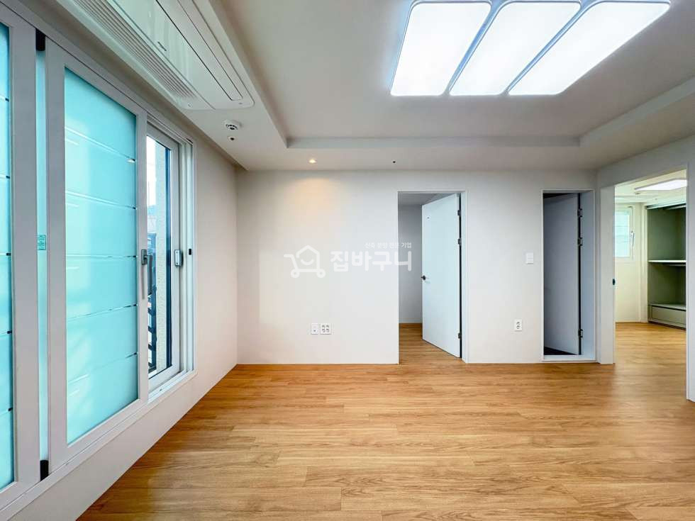 서울 관악구 신림동 ♠초 학세권! 자녀 교육환경 걱정없는 신림동 인프라도 좋은 3룸 ♣ 분양 매물번호 13316 사진 2
