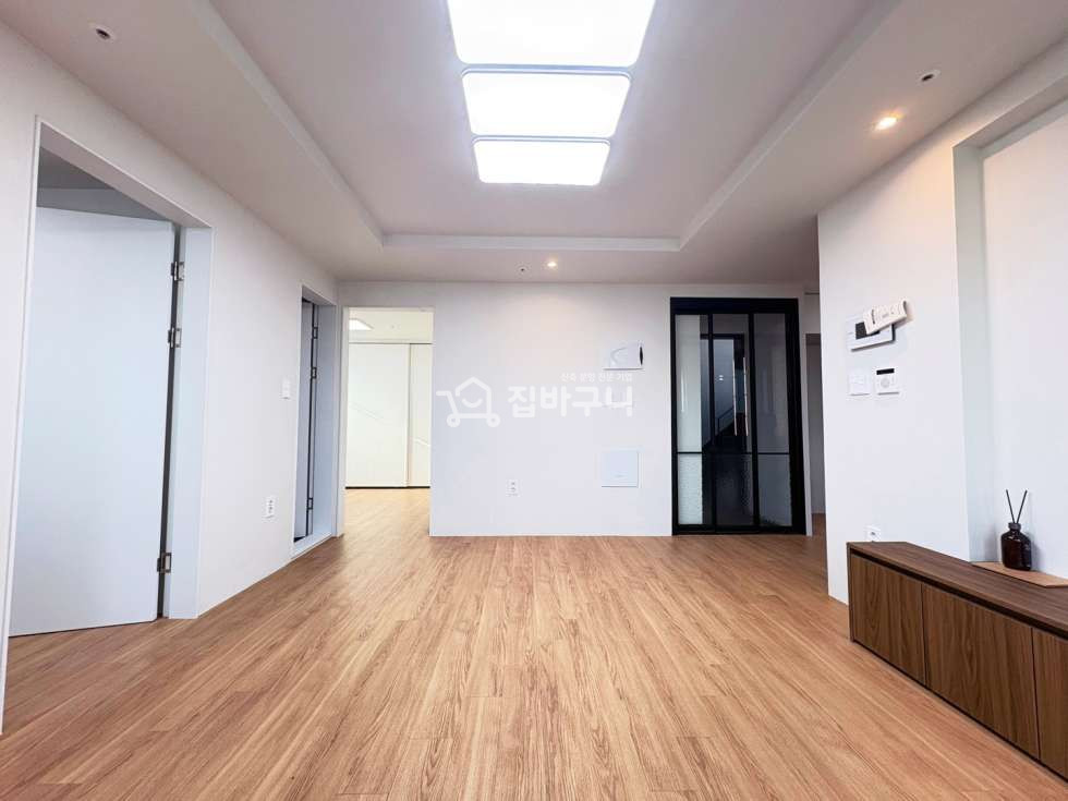 서울 관악구 신림동 ♠초 학세권! 자녀 교육환경 걱정없는 신림동 인프라도 좋은 3룸 ♣ 분양 매물번호 13316 사진 3