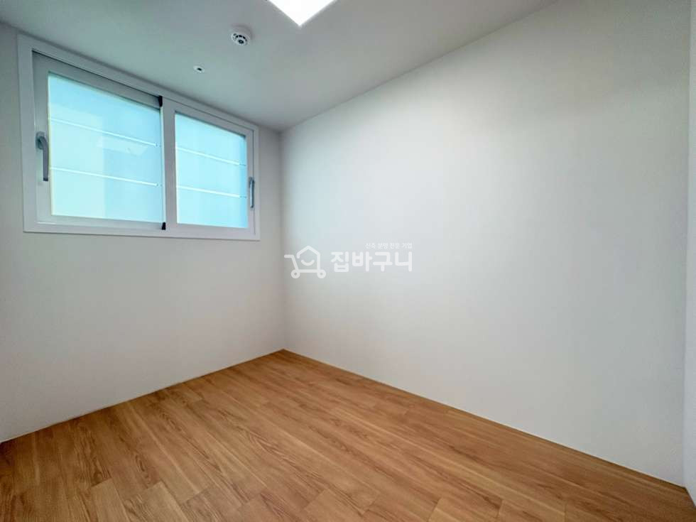 서울 관악구 신림동 ♠초 학세권! 자녀 교육환경 걱정없는 신림동 인프라도 좋은 3룸 ♣ 분양 매물번호 13316 사진 8