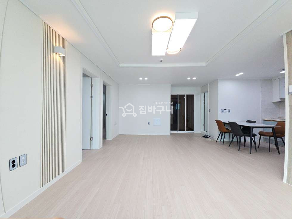 경기 수원권선구 세류동 ★세류역 도보권! 넓고 쾌적한 탁트인 공간감 3룸★ 분양 매물번호 13308 사진 4