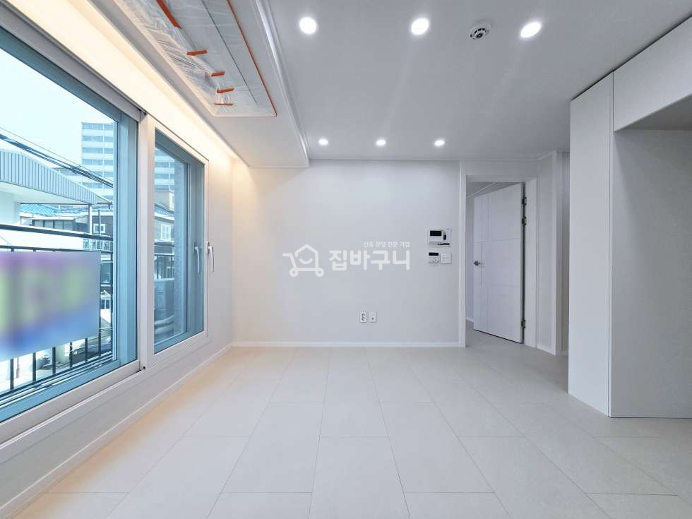 경기 수원장안구 조원동 홈플러스 인접! 우수한 학군밀집 과 함께하는 깔끔한 신축 투룸 빌라! 분양 매물번호 13281 사진 1