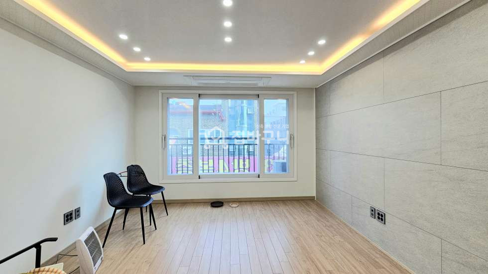 경기 안산단원구 원곡동 시스템에어컨 4대 ★ 각 층마다 에어컨 설비 완료! 테라스가 있는 안산 복층 4룸~! 분양 매물번호 13255 사진 2