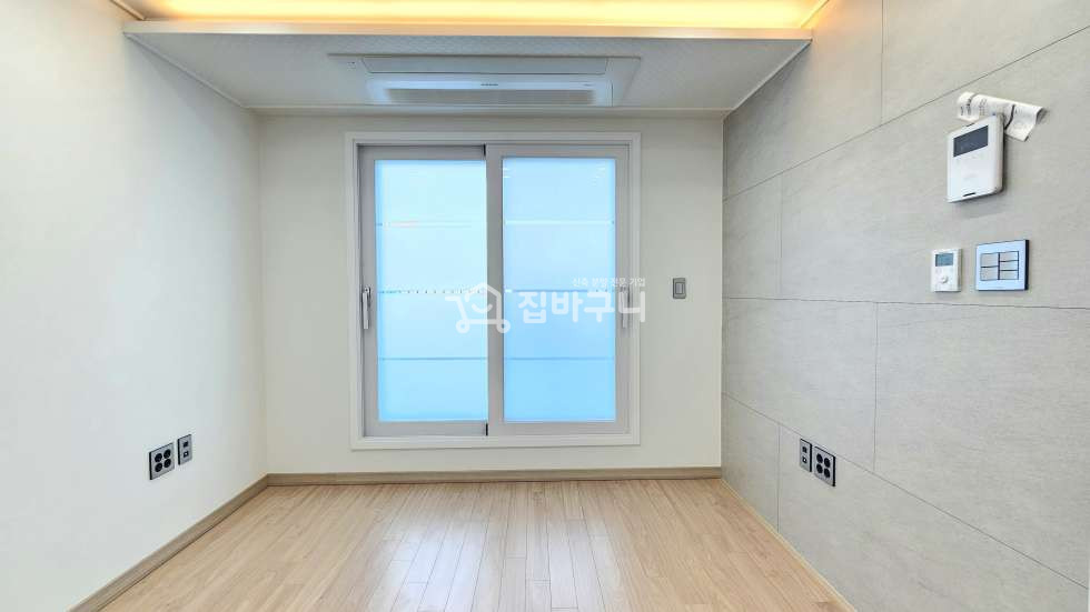 경기 안산단원구 원곡동 시스템에어컨 4대 ★ 각 층마다 에어컨 설비 완료! 테라스가 있는 안산 복층 4룸~! 분양 매물번호 13255 사진 8