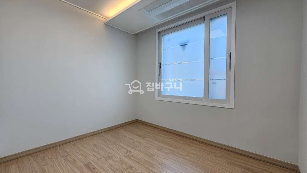 경기 안산단원구 원곡동 시스템에어컨 4대 ★ 각 층마다 에어컨 설비 완료! 테라스가 있는 안산 복층 4룸~! 분양 매물번호 13255 사진 10