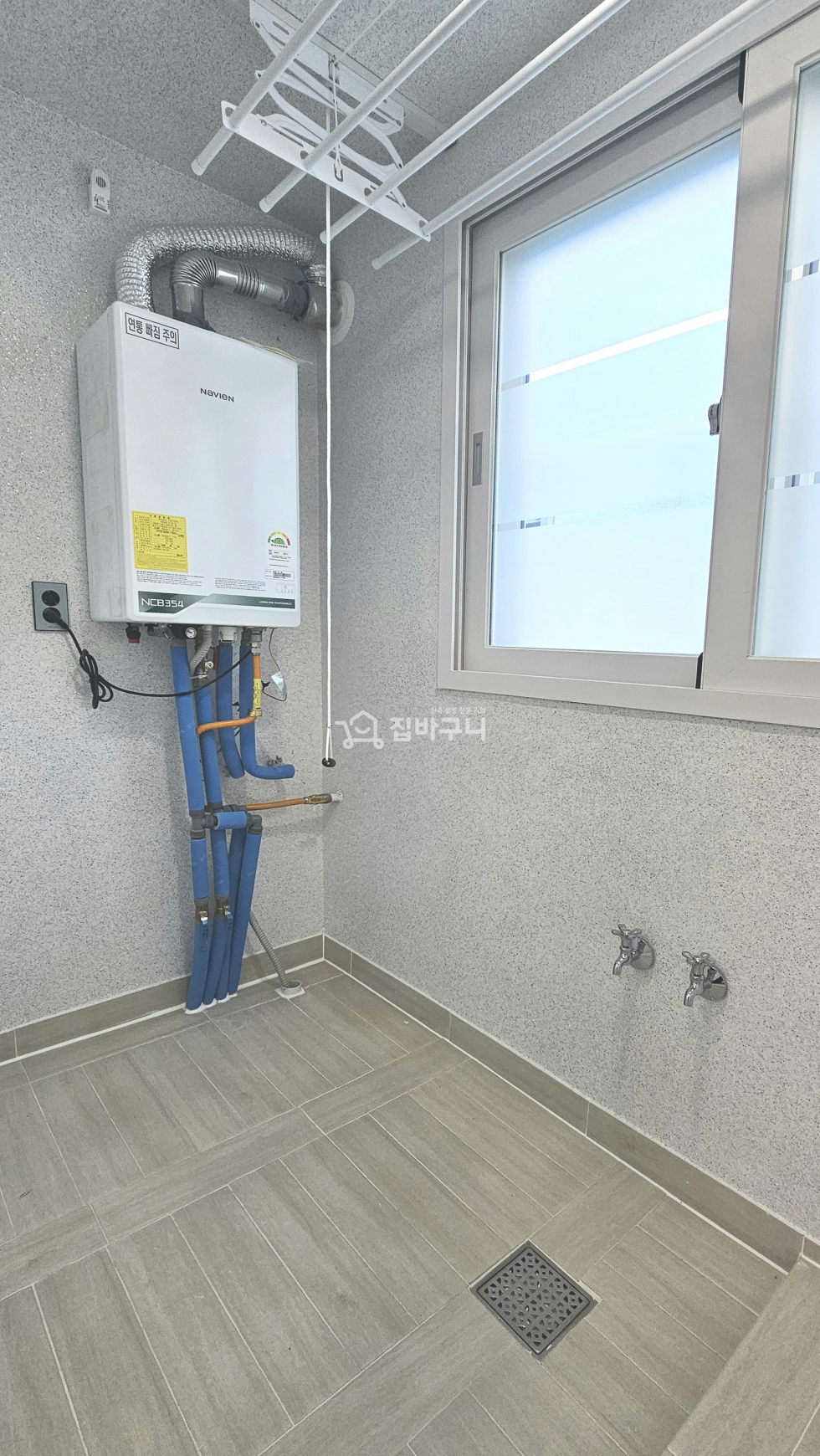 경기 안산단원구 원곡동 시스템에어컨 4대 ★ 각 층마다 에어컨 설비 완료! 테라스가 있는 안산 복층 4룸~! 분양 매물번호 13255 사진 12