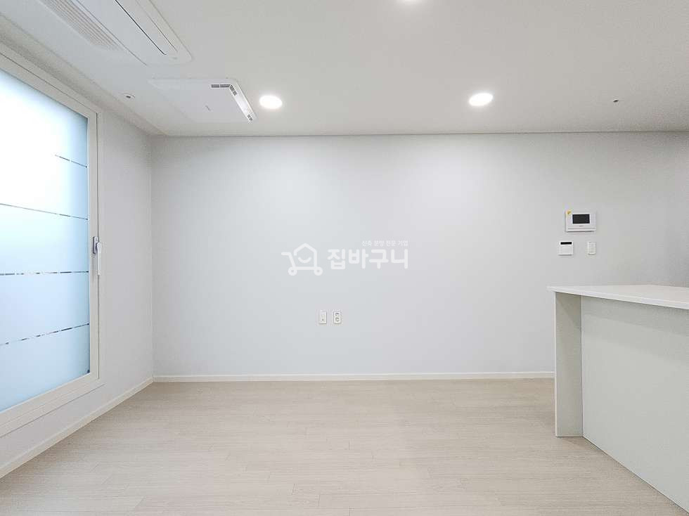 서울 관악구 신림동 사방이 확트인 넓은 조망~ 주차폭 넉넉하고 2개층으로 되어있는 서울 신축빌라 2룸! 분양 매물번호 13241 사진 3