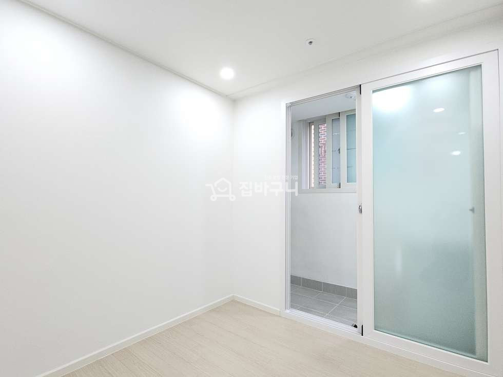 서울 관악구 신림동 사방이 확트인 넓은 조망~ 주차폭 넉넉하고 2개층으로 되어있는 서울 신축빌라 2룸! 분양 매물번호 13241 사진 6