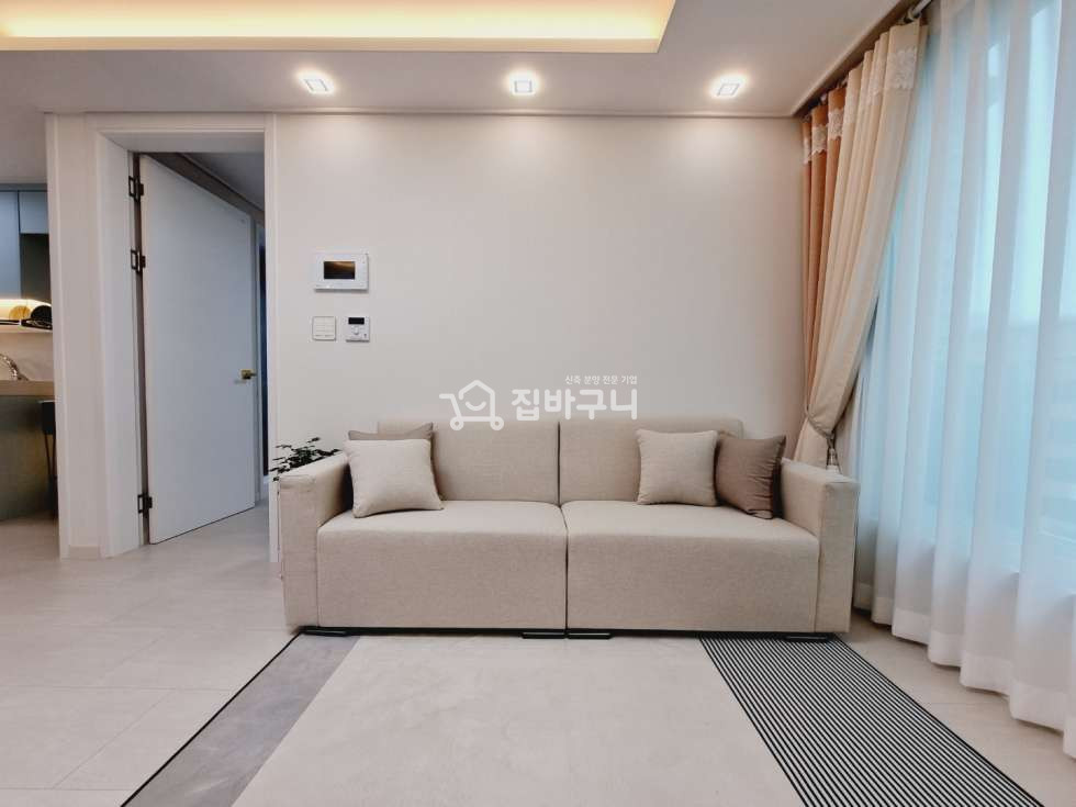 경기 수원권선구 권선동 거실-주방 넓은 서둔동 3룸 (2룸,3룸,테라스세대 有) 분양 매물번호 12150 사진 3