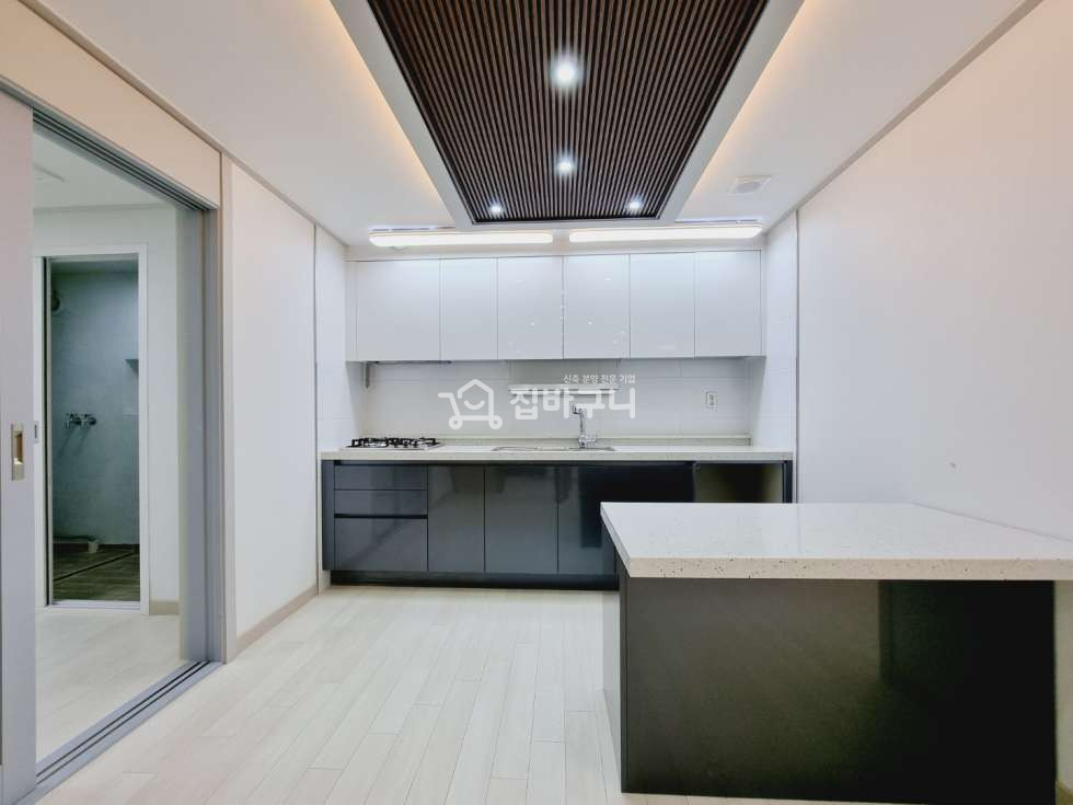 경기 수원권선구 서둔동 수원역 인근 고급스러운 인테리어의 4룸 복층 빌라 분양 매물번호 12138 사진 9
