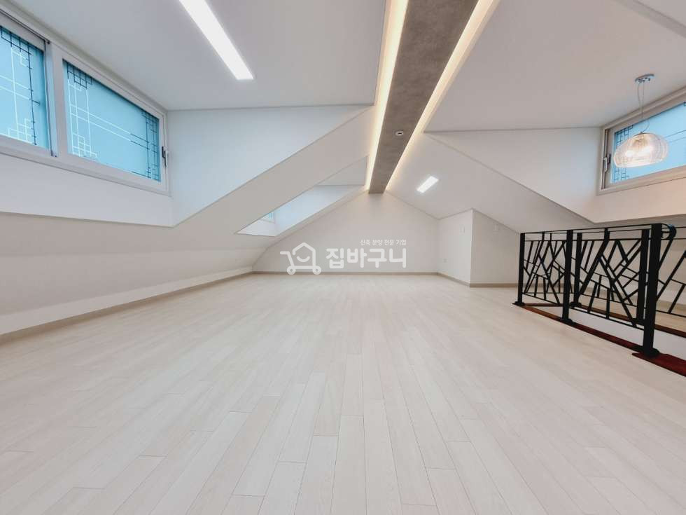 경기 수원권선구 서둔동 수원역 인근 고급스러운 인테리어의 4룸 복층 빌라 분양 매물번호 12138 사진 18