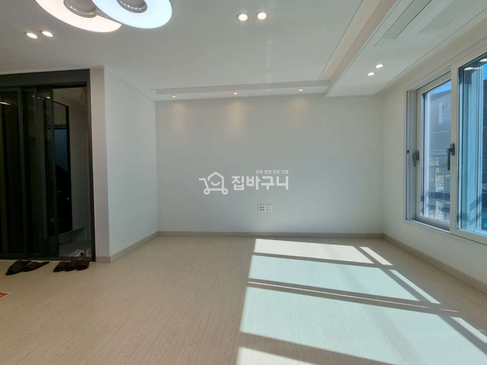 경기 안산단원구 원곡동 채광좋은 코너 정남향집! 층별 단독세대 신축 복층빌라 분양 매물번호 12195 사진 3