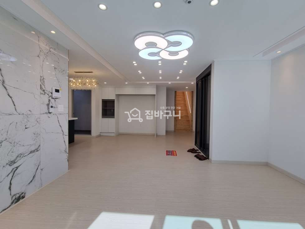 경기 안산단원구 원곡동 채광좋은 코너 정남향집! 층별 단독세대 신축 복층빌라 분양 매물번호 12195 사진 4
