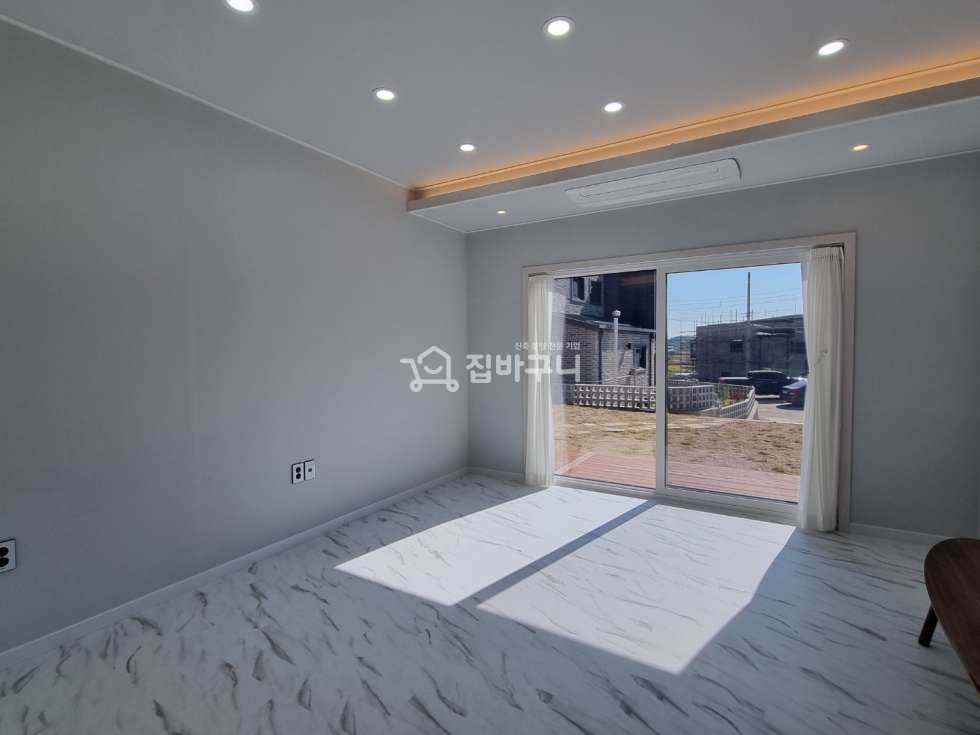 경기 화성만세구 장안면 사곡리 3층 건물/화성 정원 넓은 타운하우스[방4 욕실3 +다락방] 분양 매물번호 12200 사진 4