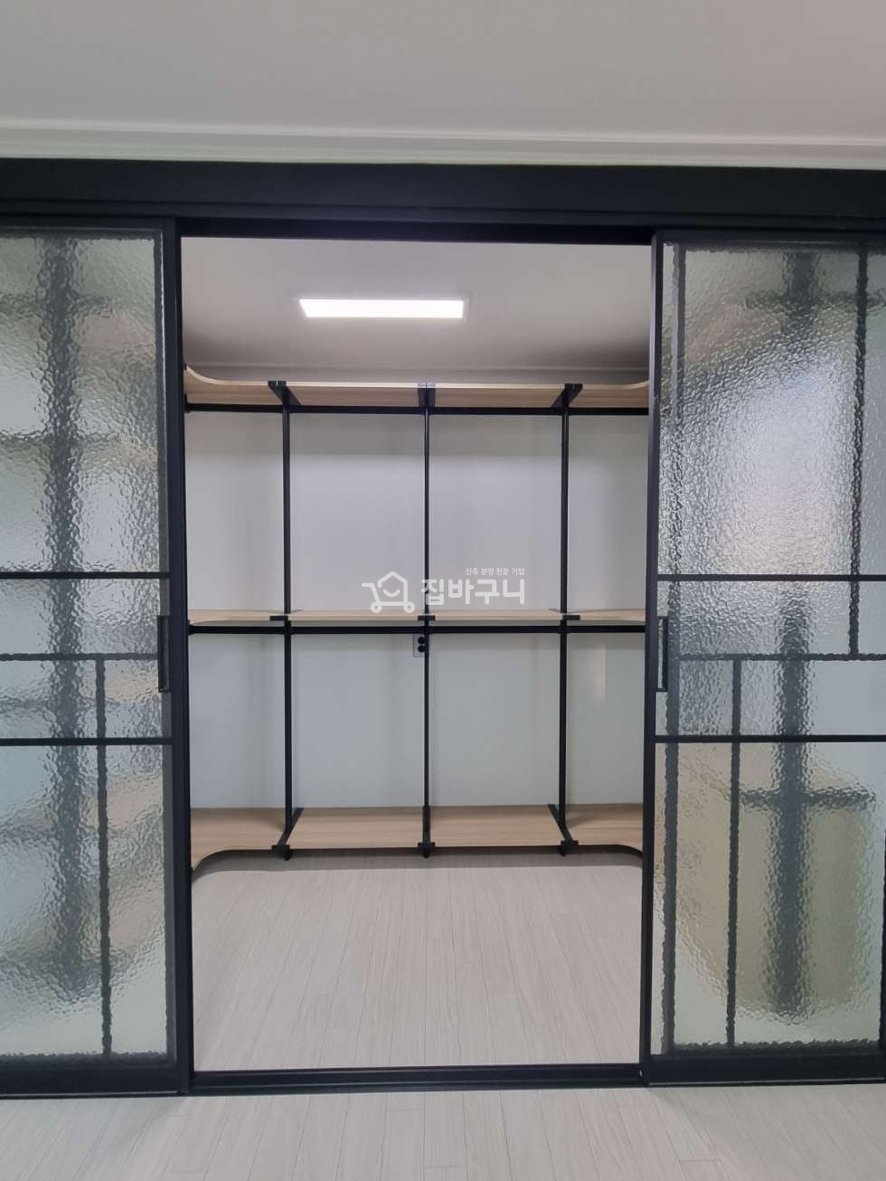 경기 파주시 금촌동 단독 테라스/복층세대 [거실2 방4 욕실2 테라스3] 분양 매물번호 12254 사진 7
