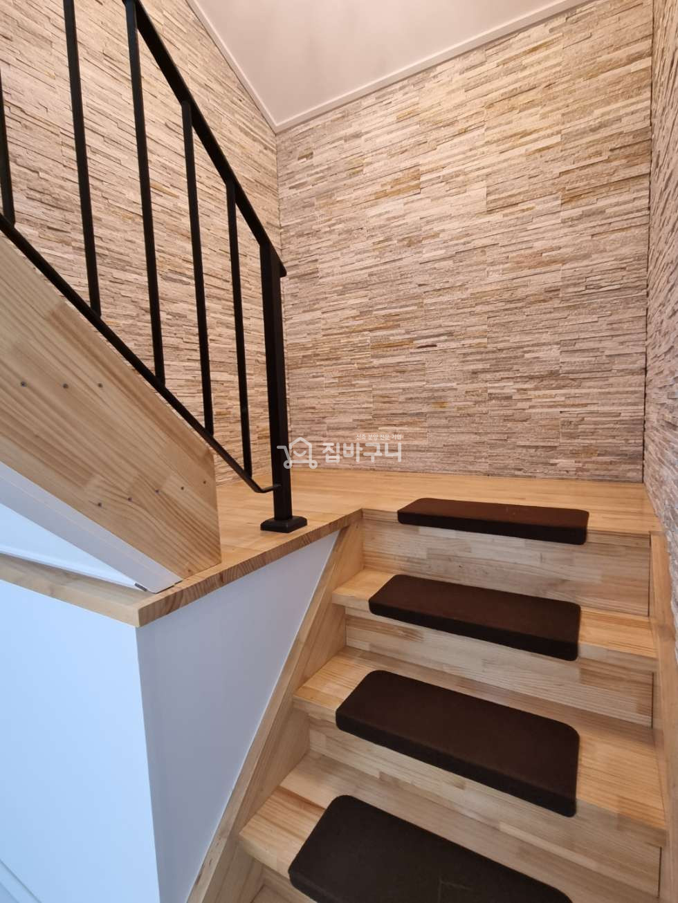 경기 파주시 금촌동 단독 테라스/복층세대 [거실2 방4 욕실2 테라스3] 분양 매물번호 12254 사진 16