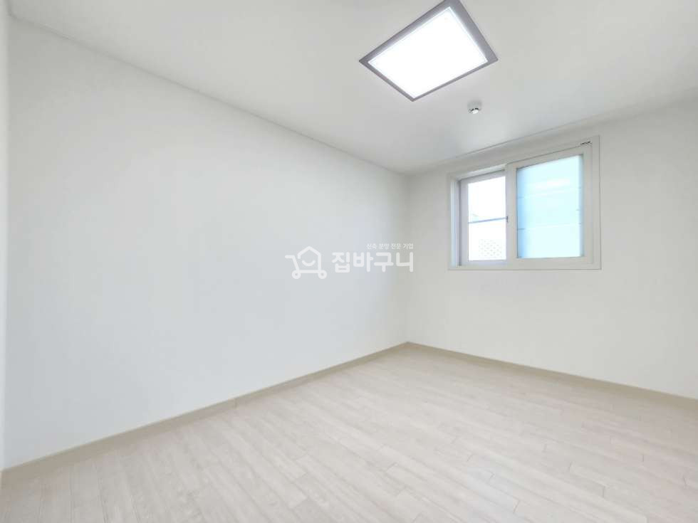 서울 관악구 신림동 ♣도심속 넓은 야외테라스♣ 깔끔한 인테리어와 구조! 서울신림동 신축빌라 3룸 공개합니다! 분양 매물번호 13127 사진 9