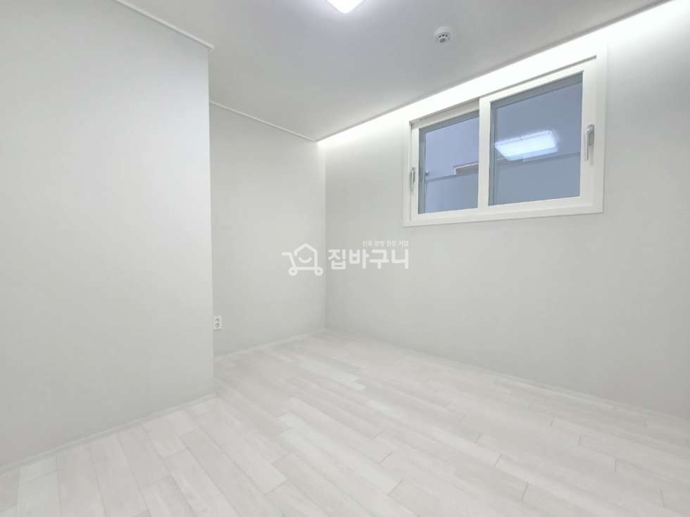 경기 부천소사구 소사본동 지하철역 도보10분 ! 초등학교 도보1분 ! ♣부천 신축 빌라 4룸~ 공기좋은 산세권♣ 분양 매물번호 13096 사진 11
