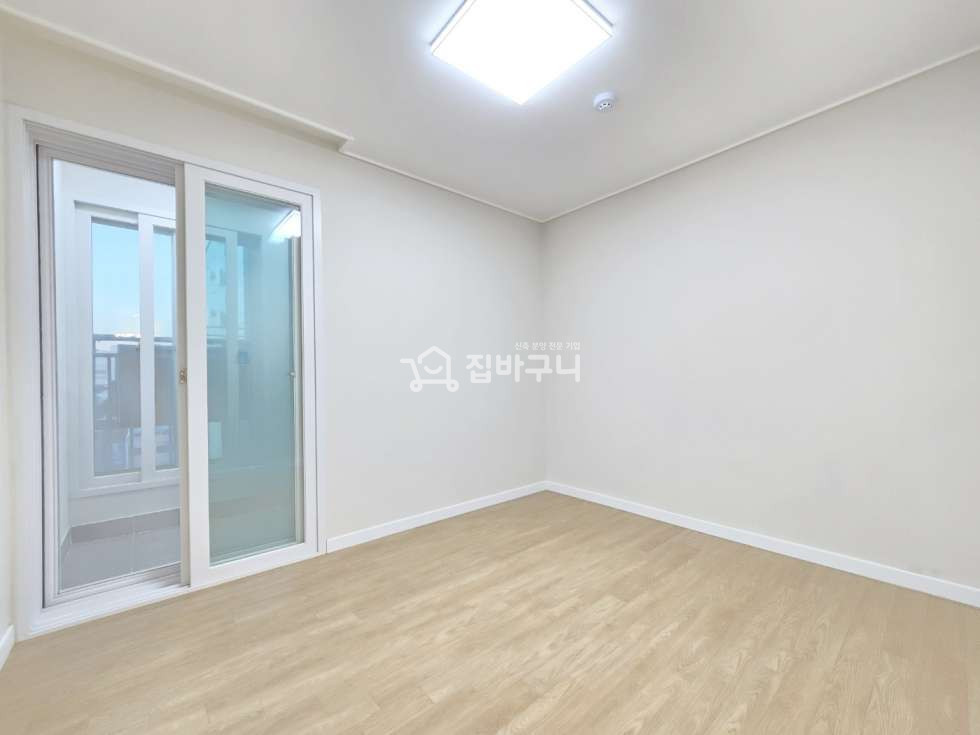 경기 부천소사구 괴안동 ★초역세권★ 부천 신축 아파트 ☞ 빌트윈 냉장고, 김치냉장고, 에어컨, 실링팬 전부 옵션~! 3룸♥ 분양 매물번호 13091 사진 8