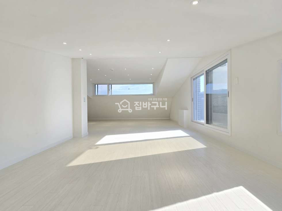 경기 부천원미구 심곡동 부천역 도보 10분 거리! 도심속 힐링point ♥ 멋진 뷰 자랑하는 야외 테라스 보유! 부천신축빌라 3룸! 분양 매물번호 13089 사진 17
