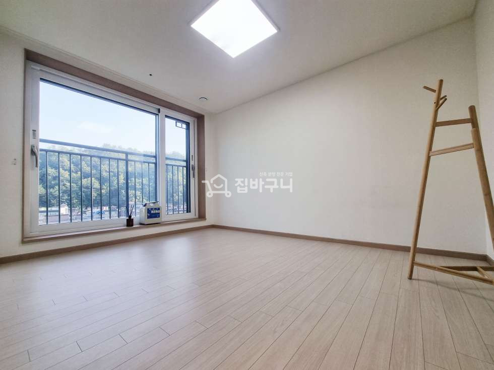 서울 서대문구 남가좌동 ▶역세권, 산뷰, 광폭거실◀서울신축빌라, 빌트윈냉장고, 오븐, 에어컨 有 분양 매물번호 13026 사진 12