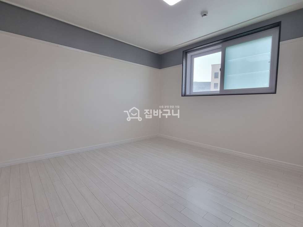 경기 수원권선구 서둔동 넓~은 테라스! 다양한 생활 인프라! 아늑한 분위기의 수원 2룸~ 분양 매물번호 12443 사진 6