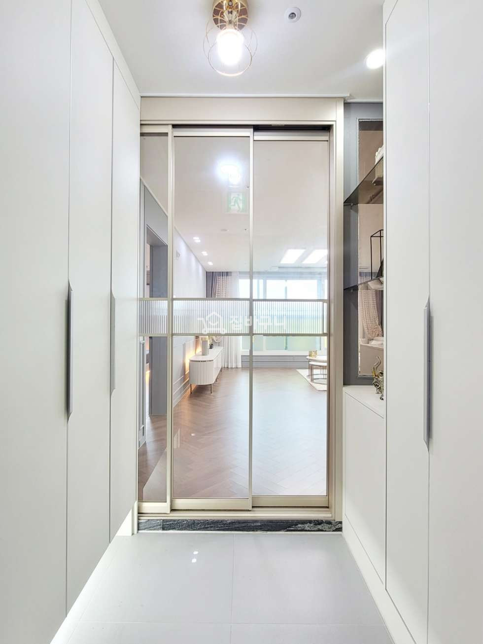인천 미추홀구 숭의동 ■헤링본 마루 시공■ 고급스러움을 한 층 더한 인천 도시형아파트! 분양 매물번호 12909 사진 13