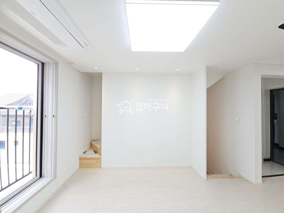 경기 수원팔달구 우만동 만인의로망...다락방과 테라스가 함께★수원팔달구 신축빌라! 분양 매물번호 12867 사진 6