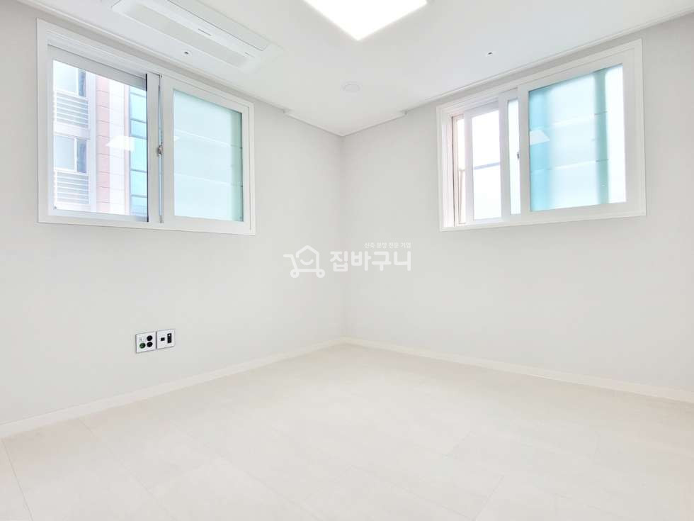 서울 관악구 신림동 [분양완료] 신림역 도보 2분! 각 방마다 시스템에어컨 설치! 3룸 같은 2룸~ 분양 매물번호 12831 사진 8
