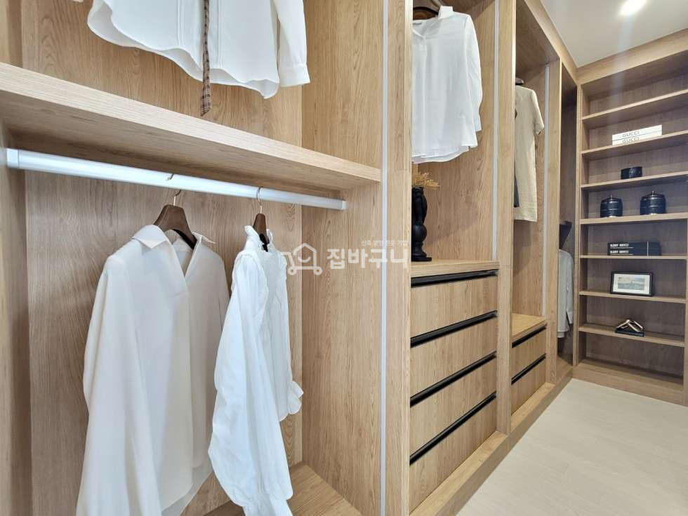 경기 안양만안구 안양동 [역도보가능] 고급스러운 대리석 인테리어~ 안양 도시형아파트 3룸! 분양 매물번호 12827 사진 9