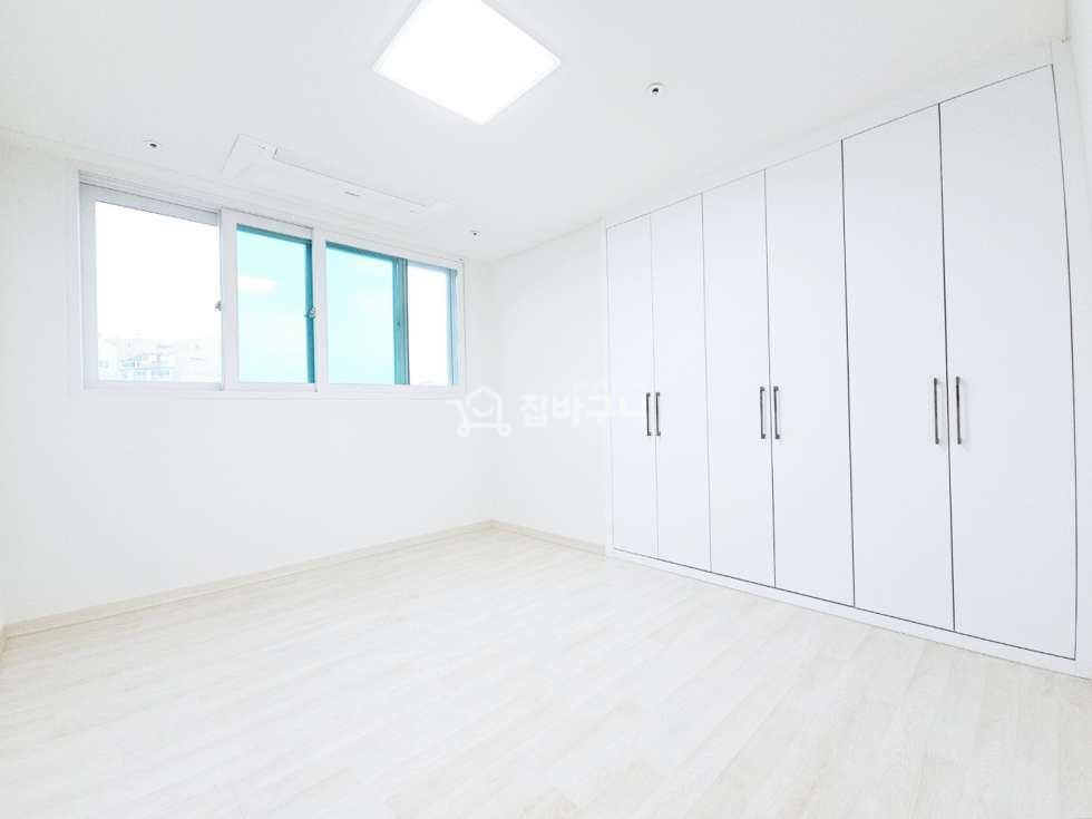 경기 부천소사구 괴안동 도보역세권 정남향 뻥뚫린뷰~ 주거환경이 우수한 부천 테라스 2룸! 분양 매물번호 12812 사진 8