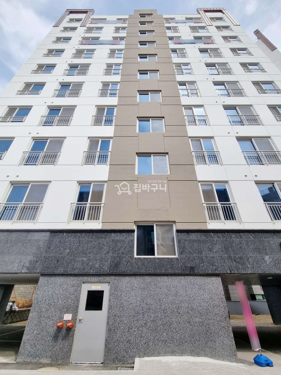경기 평택시 서정동 [역세권] 서정리역 도보 8분! 초·중·고 학군 인접해 있는 평택 3룸~ 분양 매물번호 12418 사진 1
