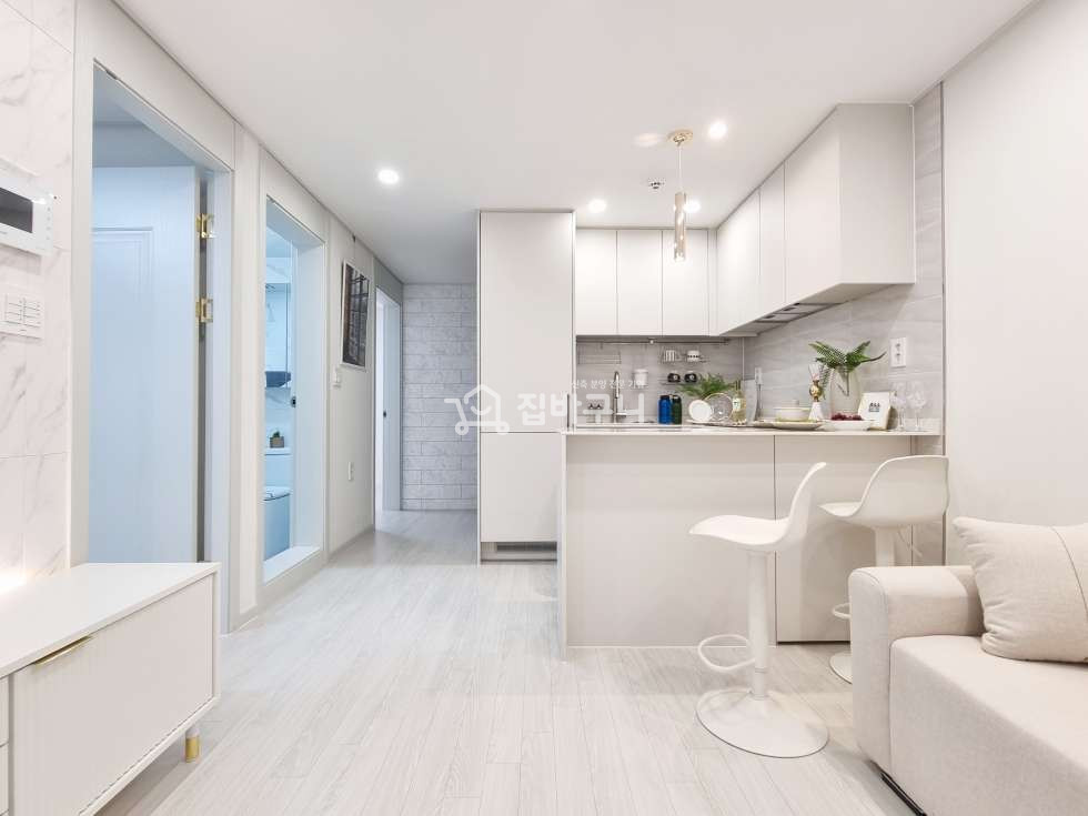서울 금천구 독산동 [White Design] 깔끔한 인테리어가 돋보이는 서울 2룸! 분양 매물번호 12403 사진 1
