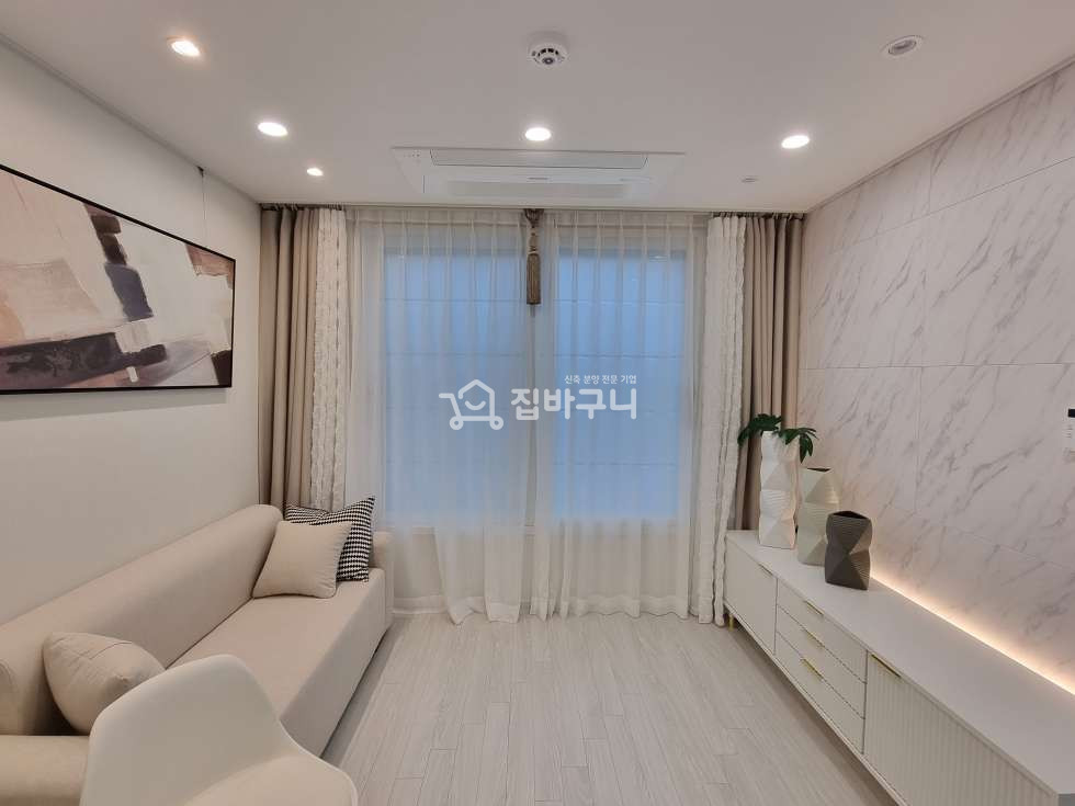 서울 금천구 독산동 [White Design] 깔끔한 인테리어가 돋보이는 서울 2룸! 분양 매물번호 12403 사진 2