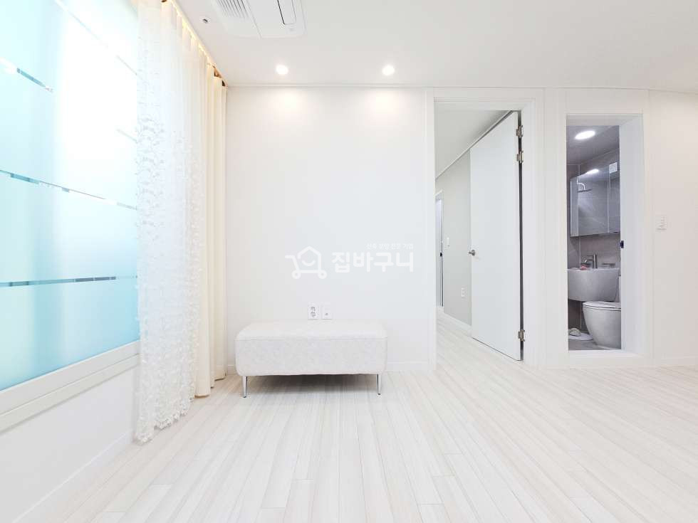 서울 금천구 독산동 자주식 주차공간 100%! 주변 인프라가 뛰어난 서울 3룸~ 분양 매물번호 12733 사진 2