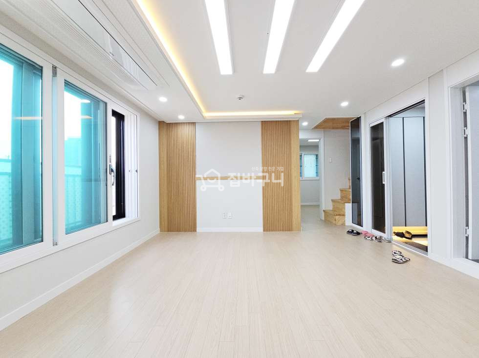 경기 안산상록구 본오동 [역세권] 쾌적한 공간감과 깔끔한 인테리어가 매력적인 사리역세권 3룸 복층! 분양 매물번호 12728 사진 4