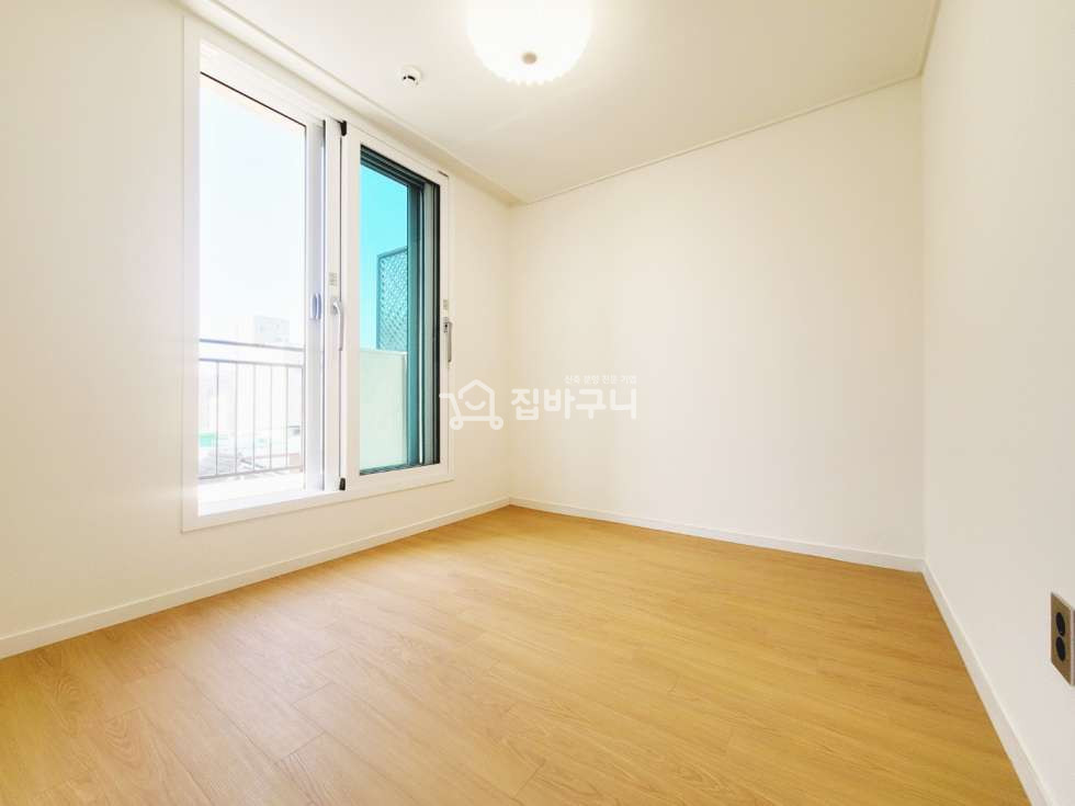 경기 수원팔달구 고등동 풀옵션 복층 아파트, 수원 도심 속 숨겨진 보석 분양 매물번호 12675 사진 11