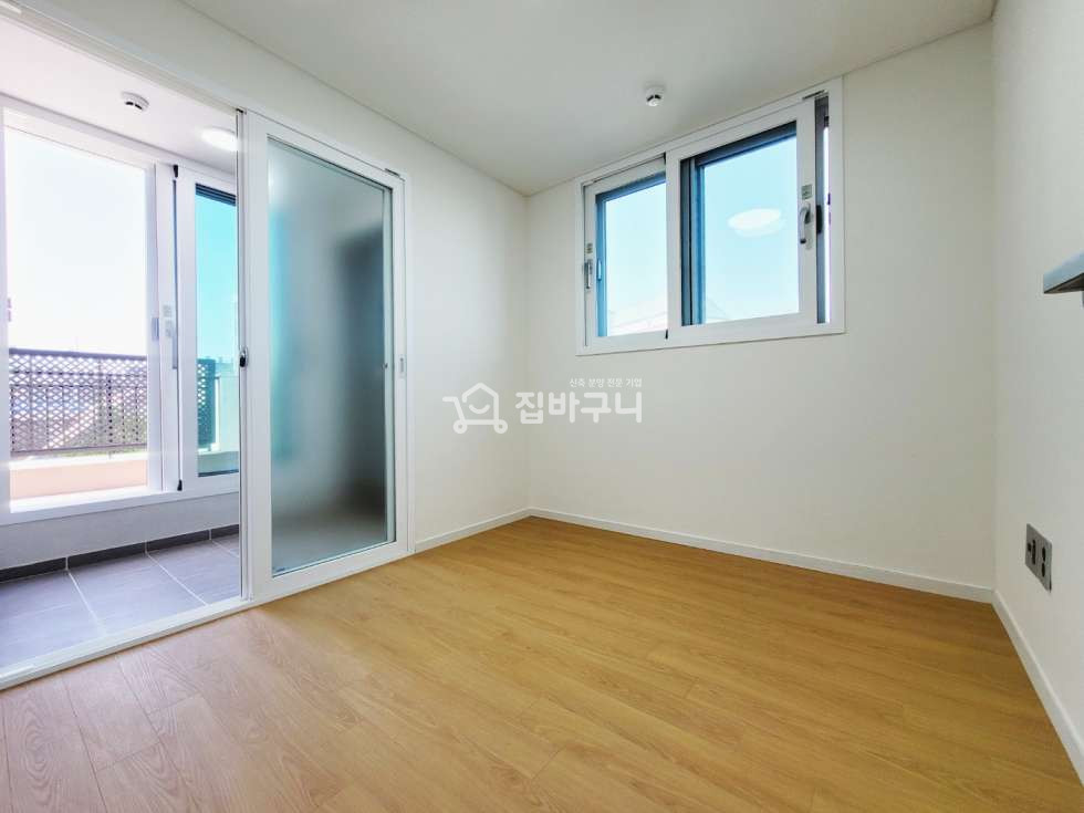 경기 수원팔달구 고등동 수원역 도보 10분 거리, 넓은 테라스 있는 신축 아파트 분양 매물번호 12674 사진 13
