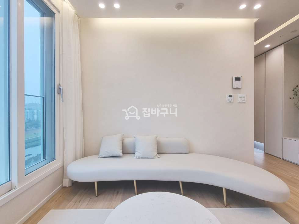 서울 금천구 가산동 안양천 뷰를 가진 깔끔한 풀옵션 서울 가산디지털단지역 2룸 분양 매물번호 12560 사진 3