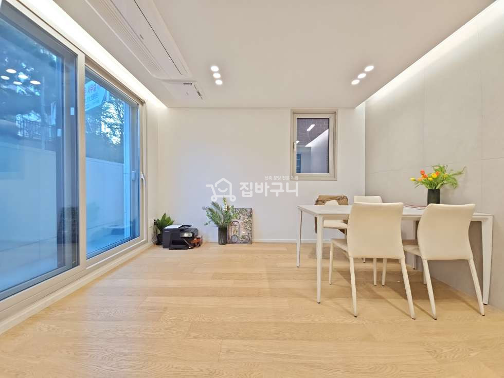 서울 서초구 서초동 서초동 더블역세권 , 야외테라스 갖춘 프리미엄 3룸 주택 분양 매물번호 13893 사진 2