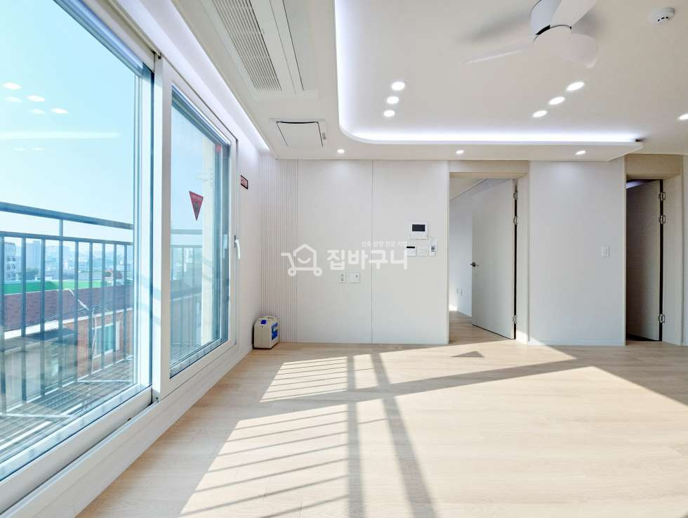 서울 금천구 독산동 복층 야외테라스 2개 갖춘 금천구 독산동 2룸 신축 빌라! 분양 매물번호 13872 사진 3