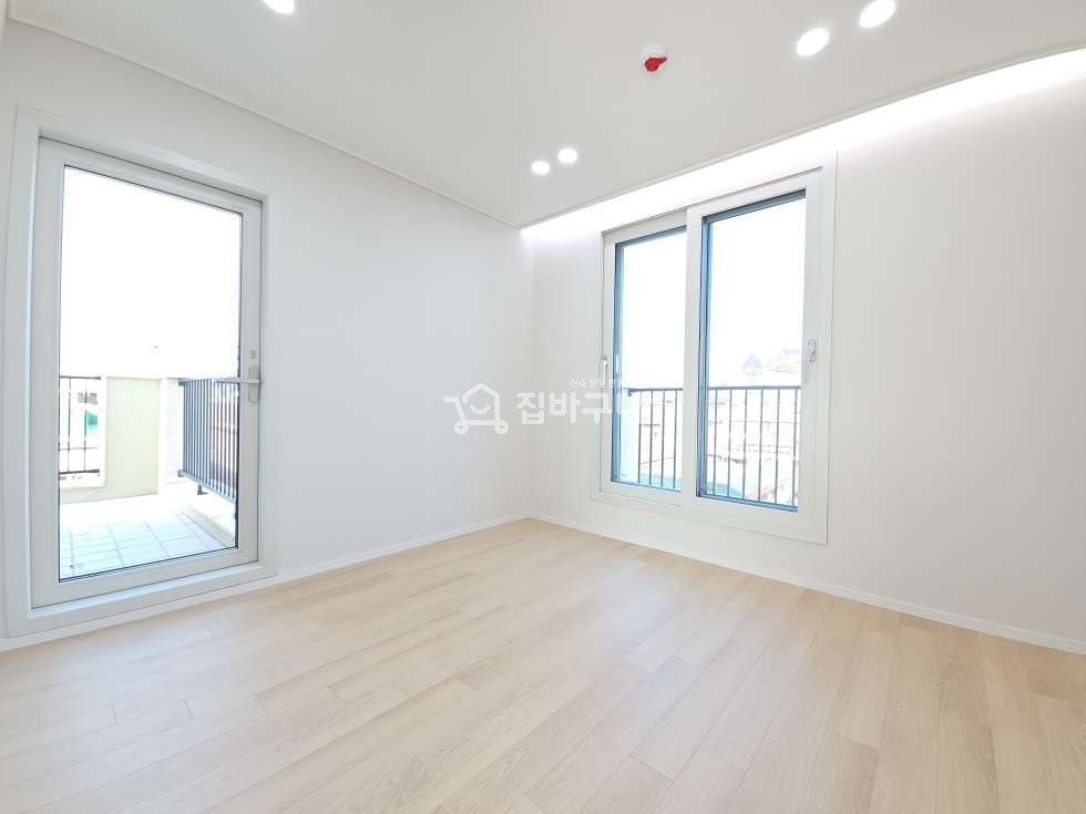 서울 금천구 독산동 복층 야외테라스 2개 갖춘 금천구 독산동 2룸 신축 빌라! 분양 매물번호 13872 사진 13