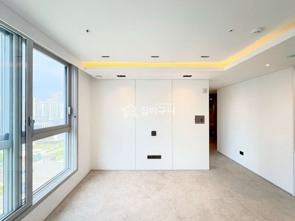 인천 서해구 청라동 가정역 차량 11분★테라스+펜트리+풀옵션까지! 여유롭고 완성도 높은 신축 3룸! 분양 매물번호 13555 사진 2