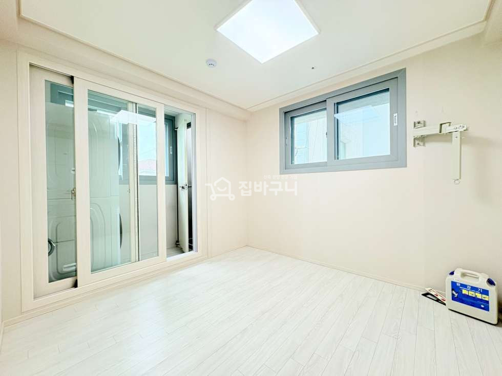 경기 안양동안구 관양동 이마트 인접! 생활·교육·교통 3박자 갖춘 관양동 신축 쓰리룸 아파트 분양 매물번호 13639 사진 11